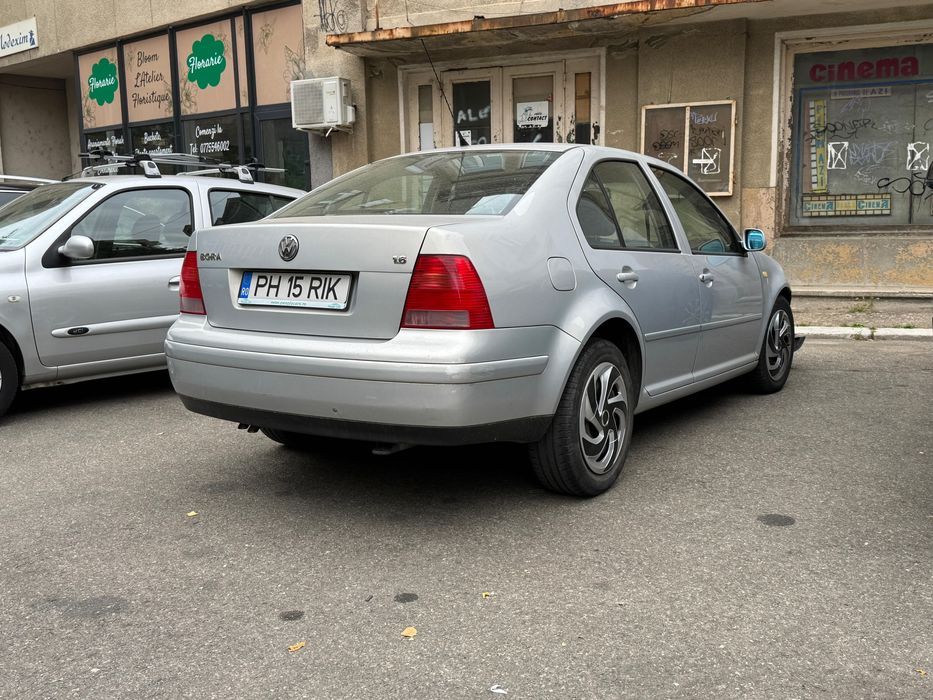 VW Bora Sedan 1.6 benzina – avariată, motor excelent, 1000 EUR