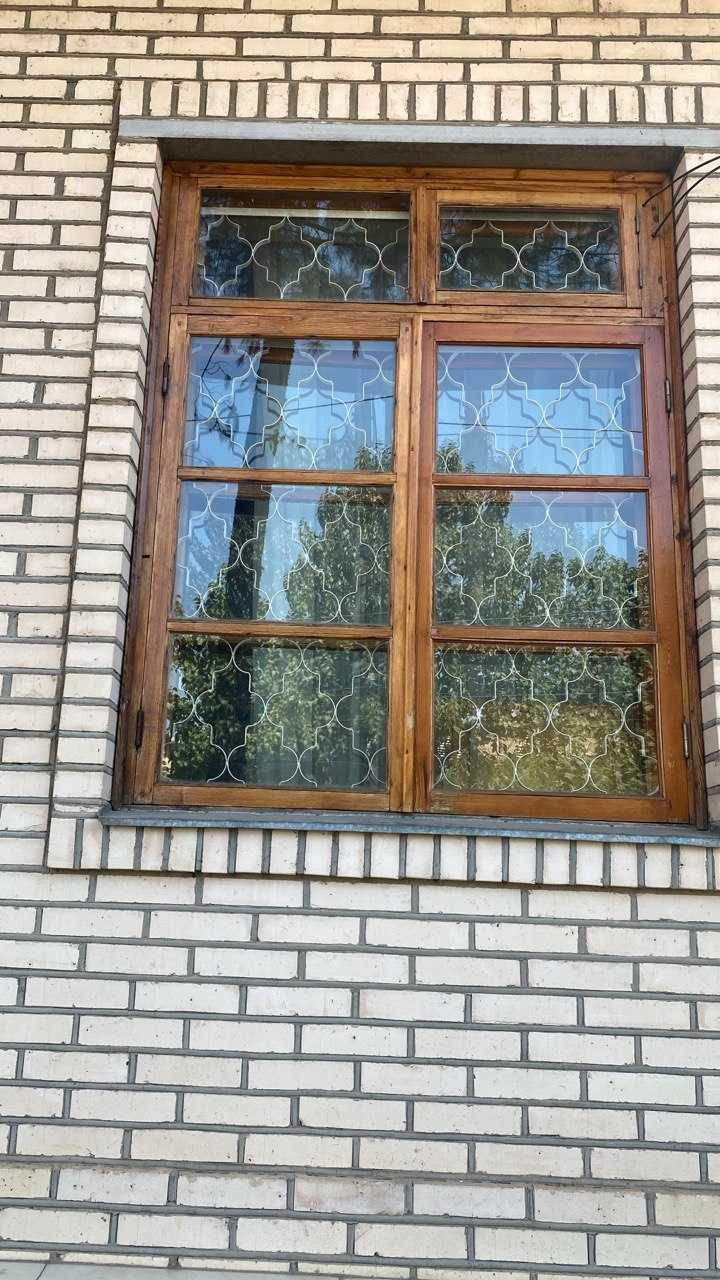 рамы дераза 1,5 Х 2 м  сосна в центре марказда 4 шт