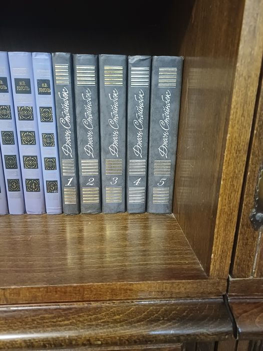 Продаются подписные книги