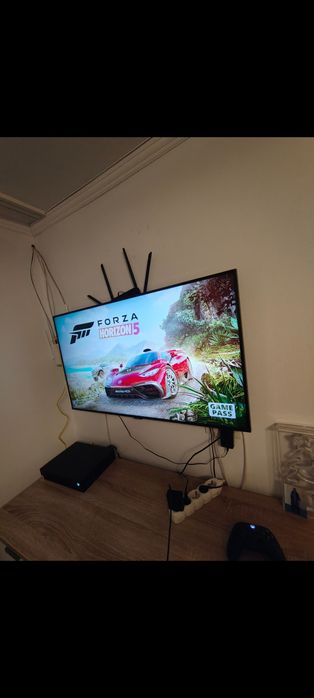 Vand sau schimb Xbox One X (descriere)