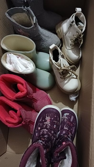 Продам детскую обувь