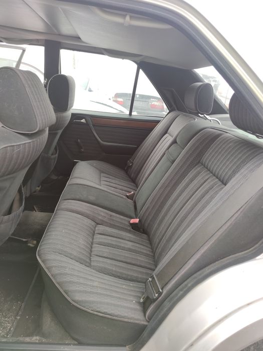 Мерцедес 124 Е200 /Mercedes-Benz 124 E200 на части