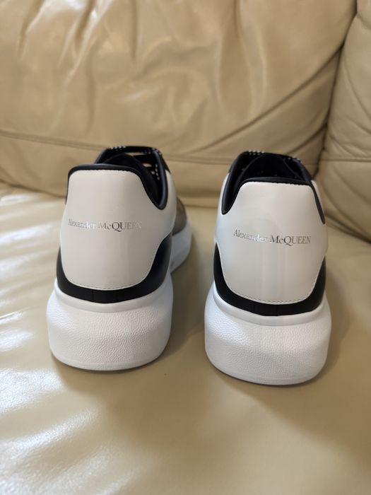 Чисто нови Alexander Mcqueen обувки