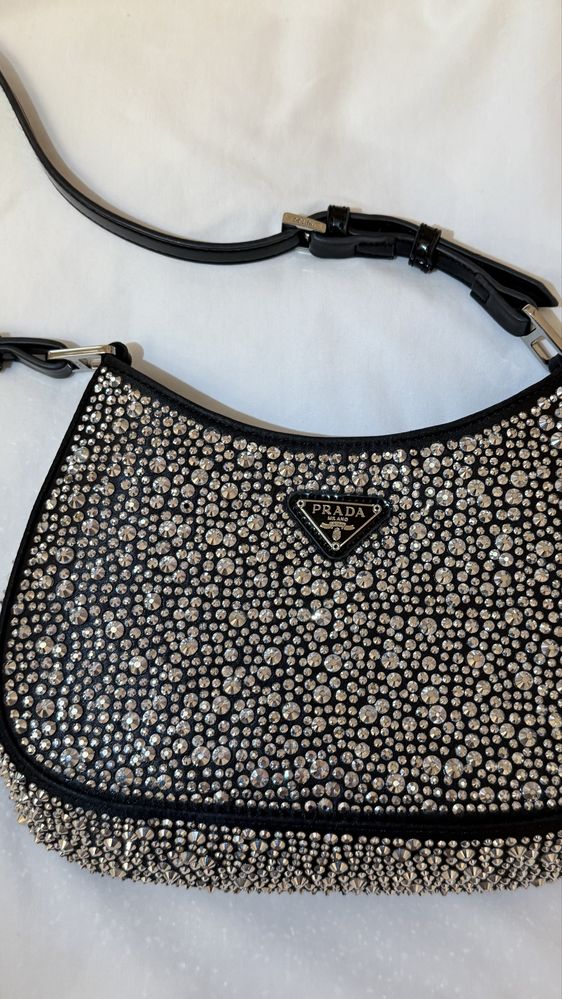 блестящая сумка prada