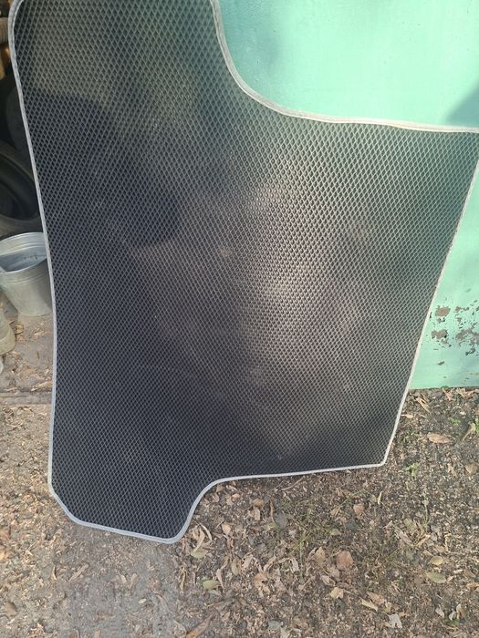 Продам коврик багажника мицубиси монтировать спорт