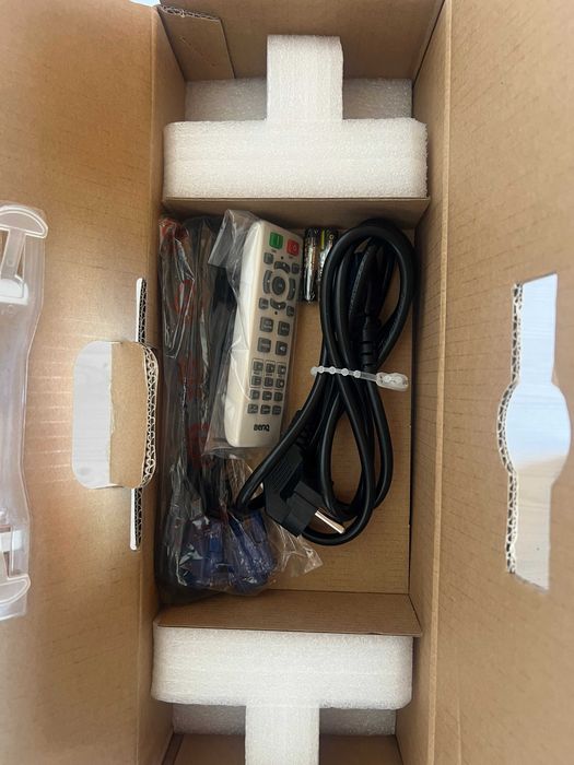 Videoproiector BenQ MS535, SVGA, 3600 lumeni, alb, nou !!