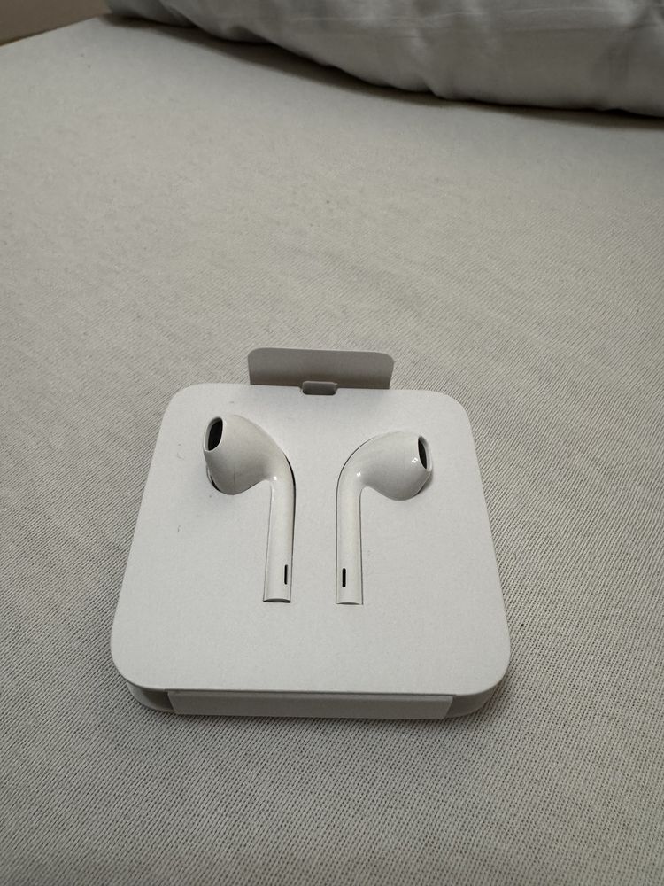 Casti Apple (lightning) - produs sigilat, nou