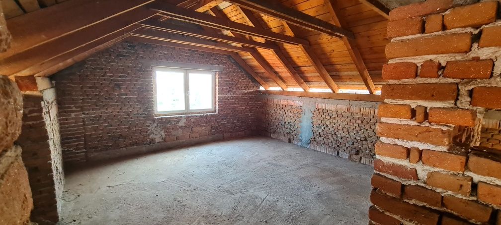 Casă de vânzare !