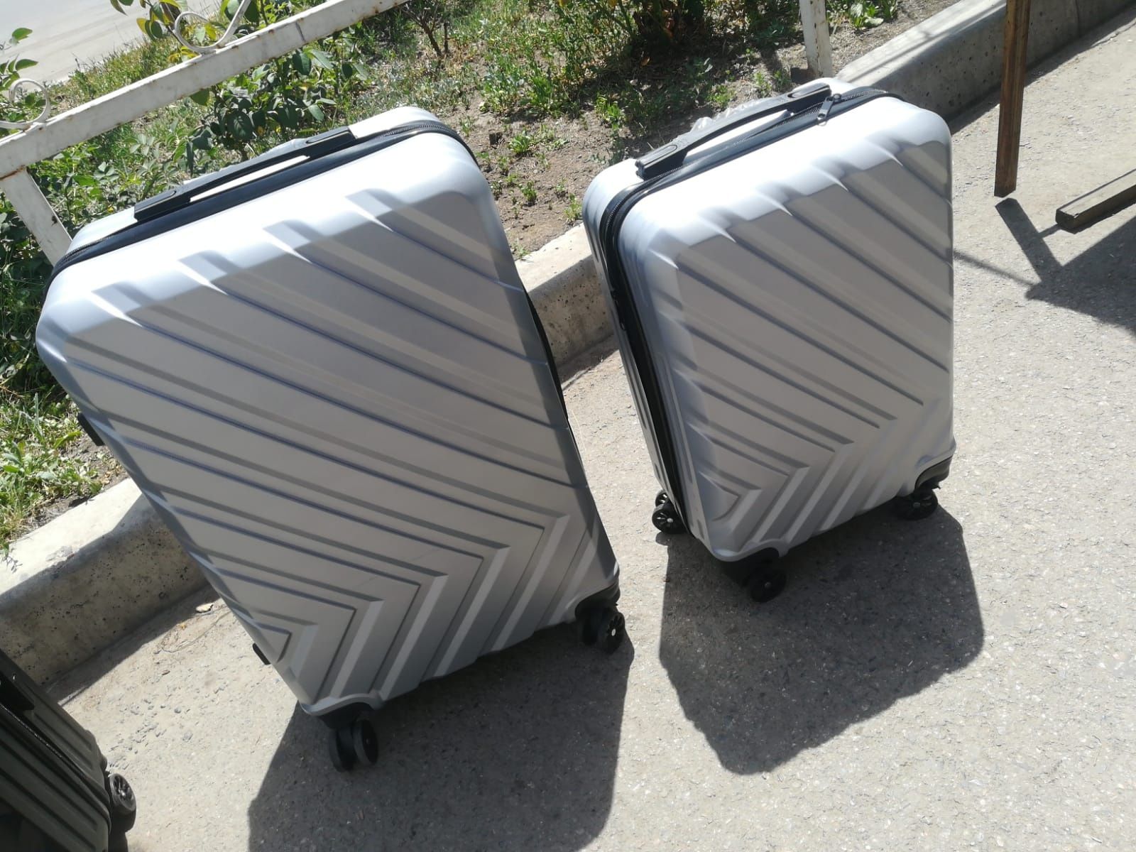 Продам чемоданы на дорогу