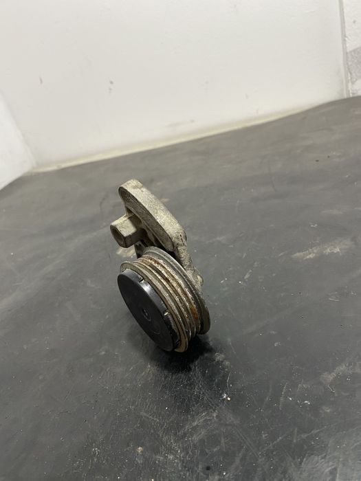 Intinzator curea alternator Vw passat B5.5 1.9 TDI AWX AVF 058260511