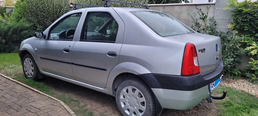 Vand Logan doar 54.000 km la un preț decent