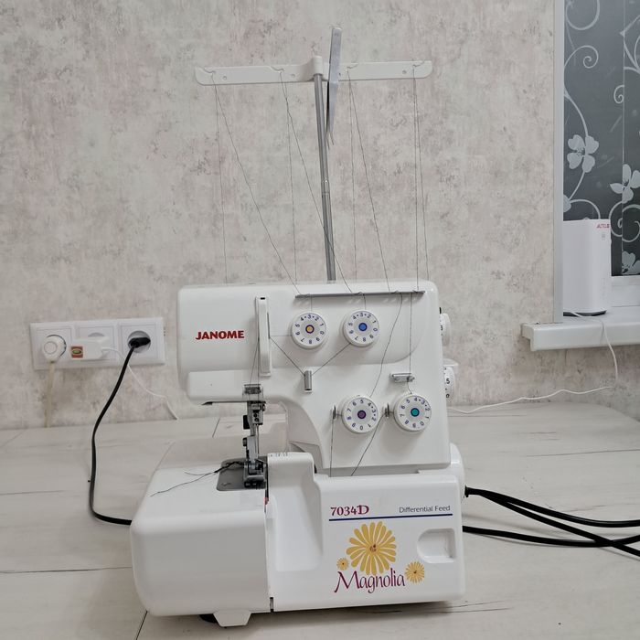 Продам Бытовой оверлок