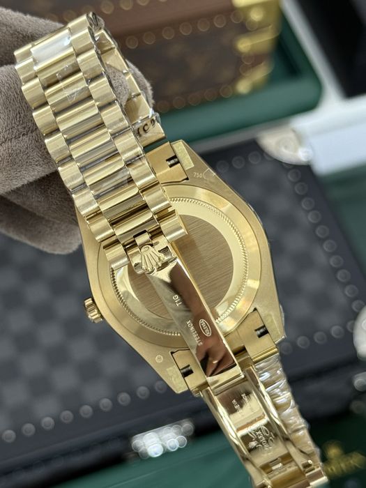 Rolex Day-Date 40 Baguette