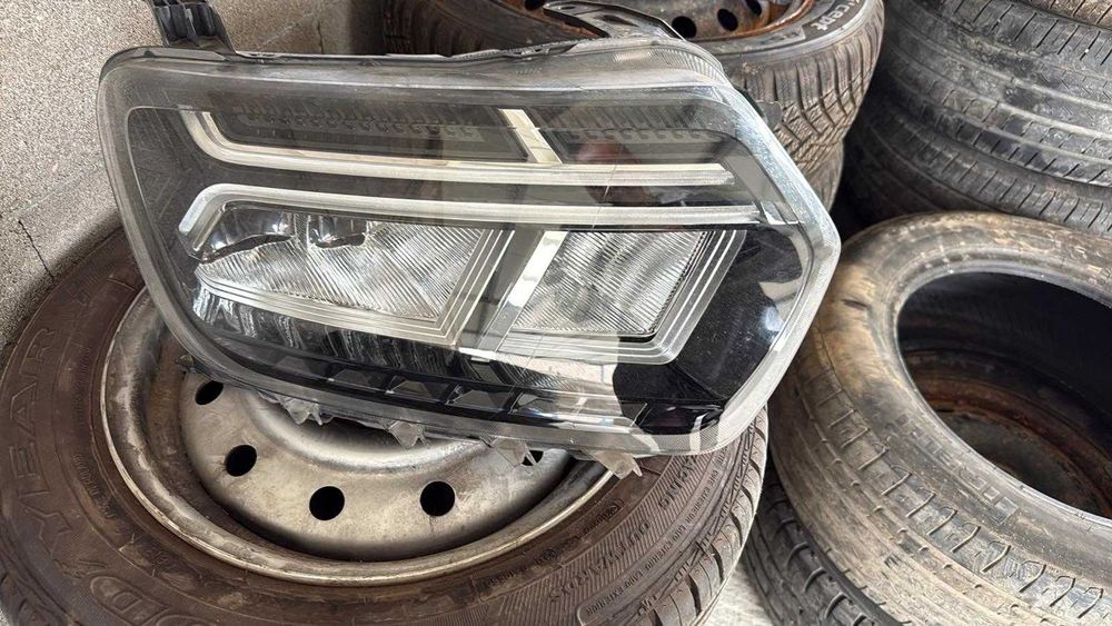 Dacia Duster 2024 два фара