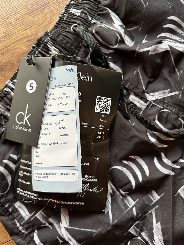 Мъжки,шушлекови шорти Calvin Klein с вътрешна,мрежеста подплата
