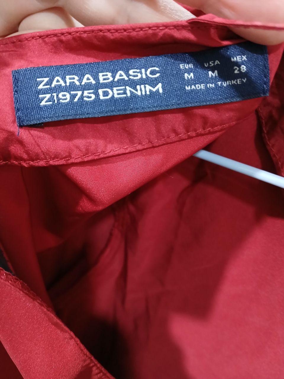 Красное платье от бренда Zara