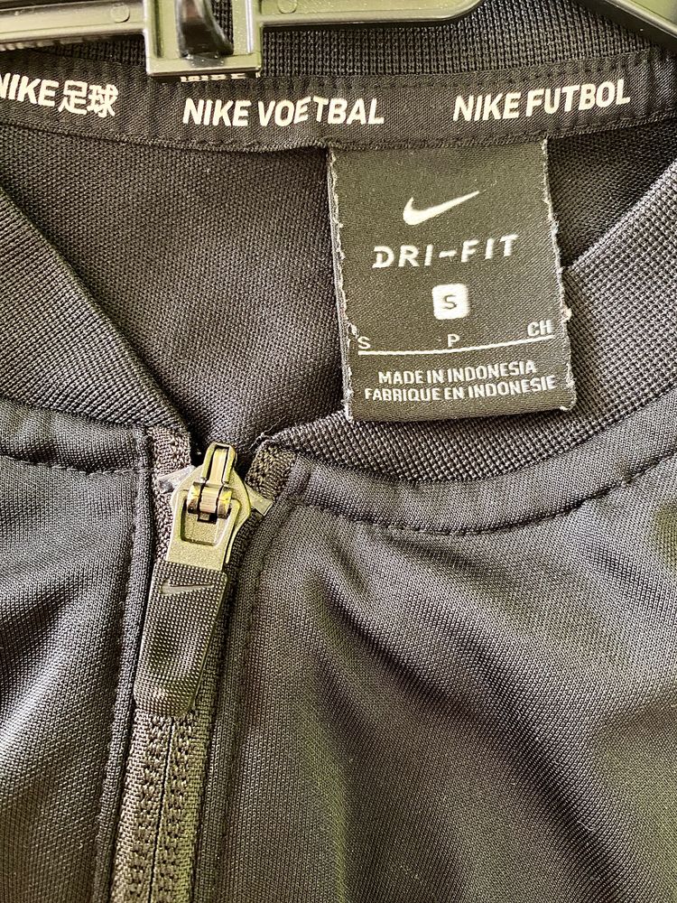 Bluza Nike mărimea S