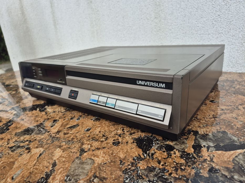 Vând Video Universum tip 2000, 2x4 model VR 740, made in Germany
Marca