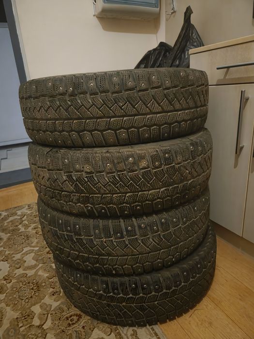Продам шины 4 штуки