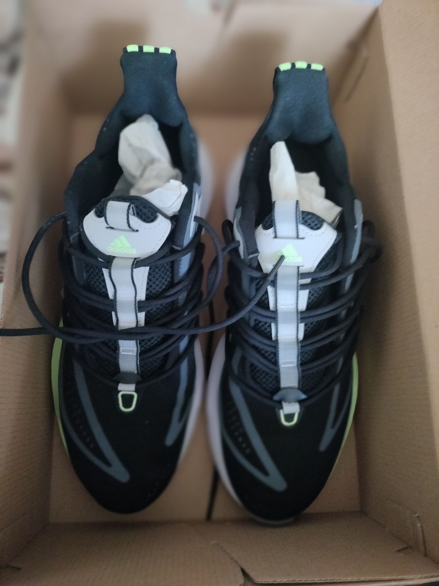 Маратонки  Adidas Alphaboost V1