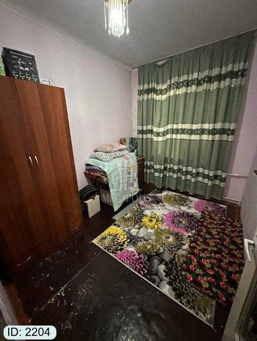 Dinamo bozorcha tarafda 3 xona kvartira sotiladi №2204