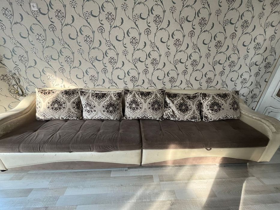 Диван. Б/у. С некоторыми функциями