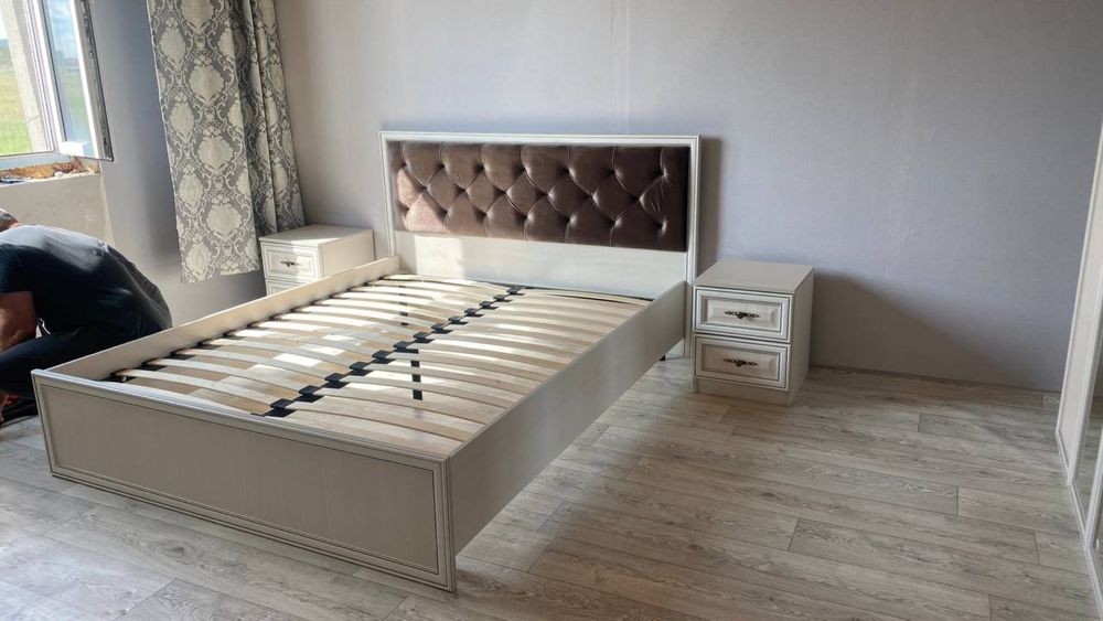 Спальный гарнитур