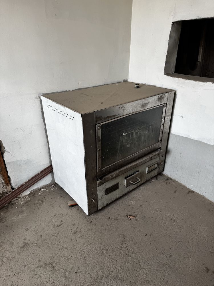 Ideal holatda ishlaydigon ovqat istgich va gril aparati ishlatilgan