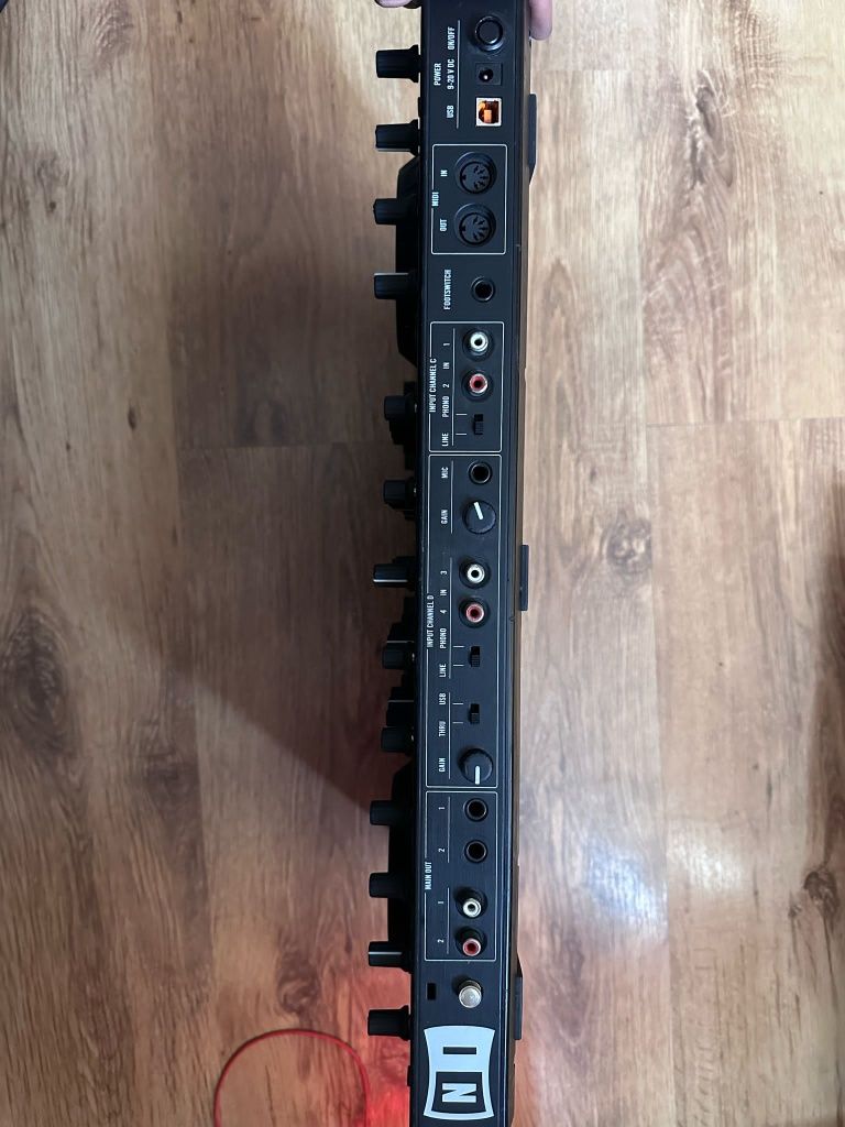 Traktor Kontrol S4 mk1