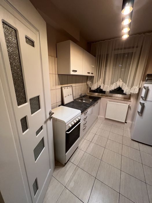 Închiriez apartament 2 camere centru