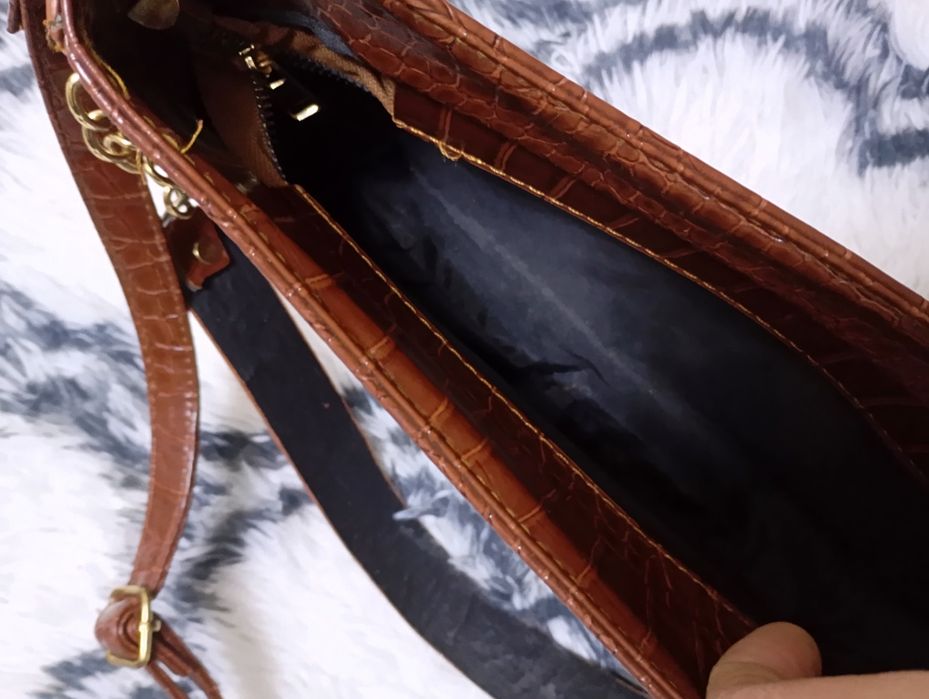 Сумка и ремень  в отличном состоянии