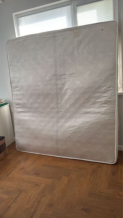 Матрас сатылады.Состояние хорошое.Торг есть.