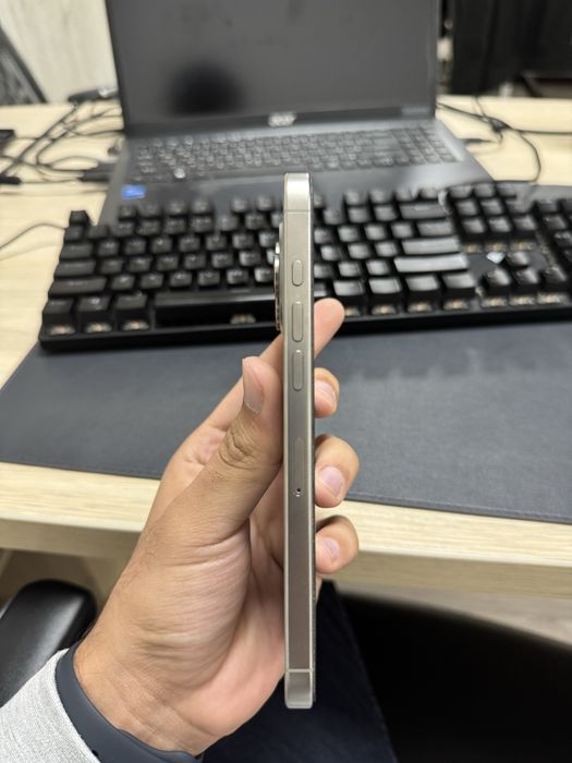 Продается Iphone 16 PRO MAX коробка документ на месте