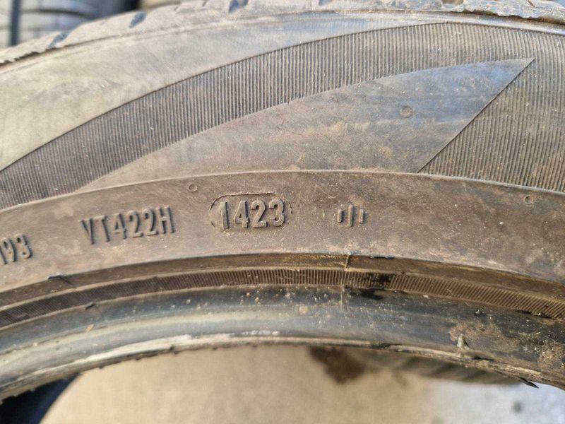 4 Pirelli R20 235/50
летни гуми
DOT1423