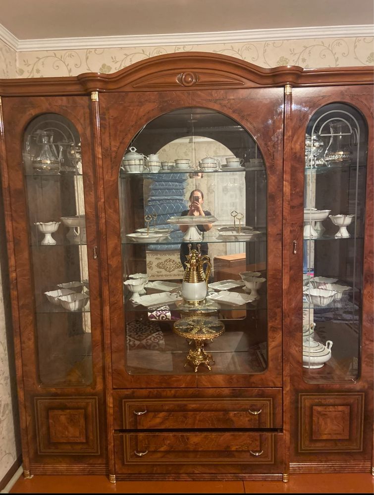 Продам шкаф для гостинной