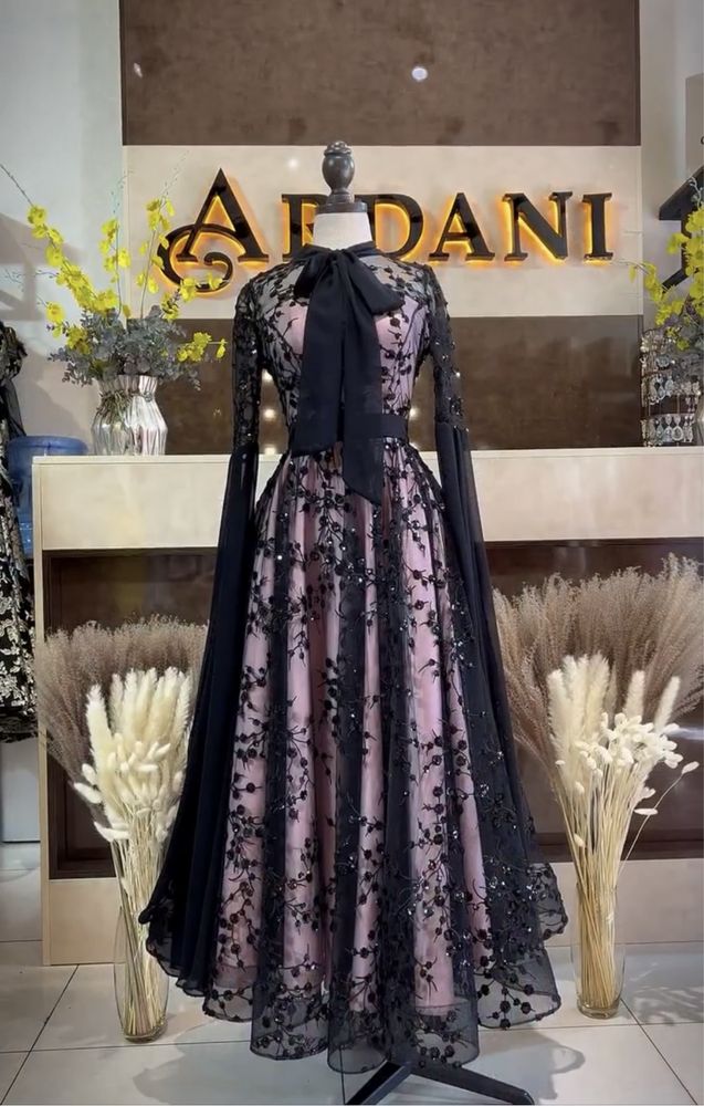 Нарядное платье Ardani. Ручная работа, с корсетом, качество шикарное.