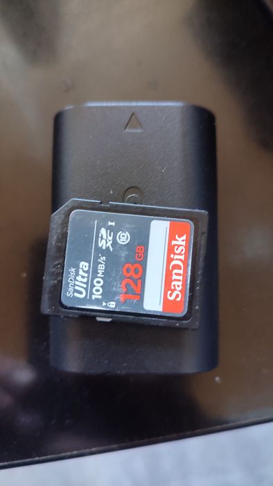 Kamera 6d sotiladi