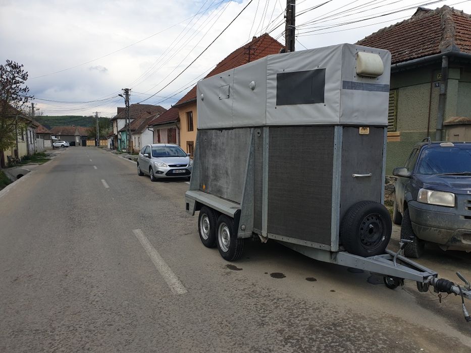 Inchiriez remorca 750kg 99 lei/zi platforma auto 4m transport auto r