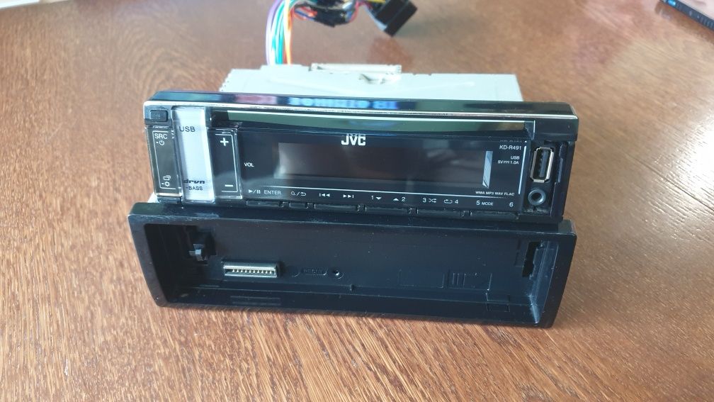 Авто плеър радио музика за кола JVC CD MP-3 USB AUX