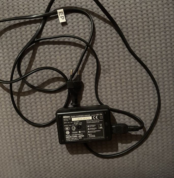 Фотоопарат Nikon D90