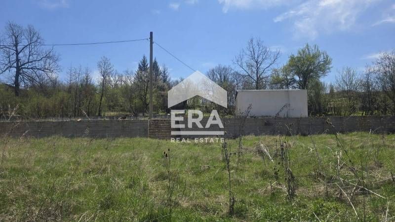 Ексклузивно! Ера Тера продава УПИ в с. Каленовци.