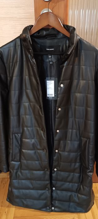 Чисто ново дамско кожено манто VERO MODA