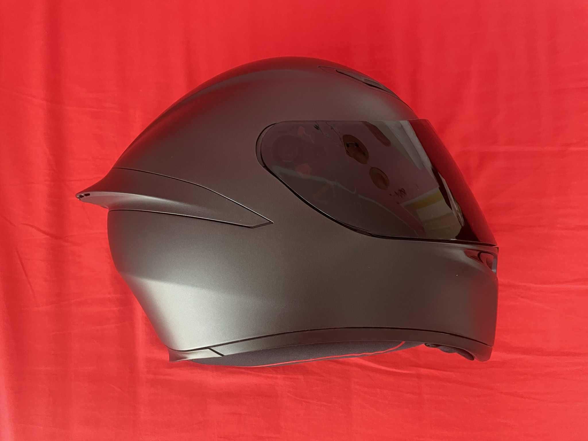 Продавам каска AGV – размер S (55-56 см)