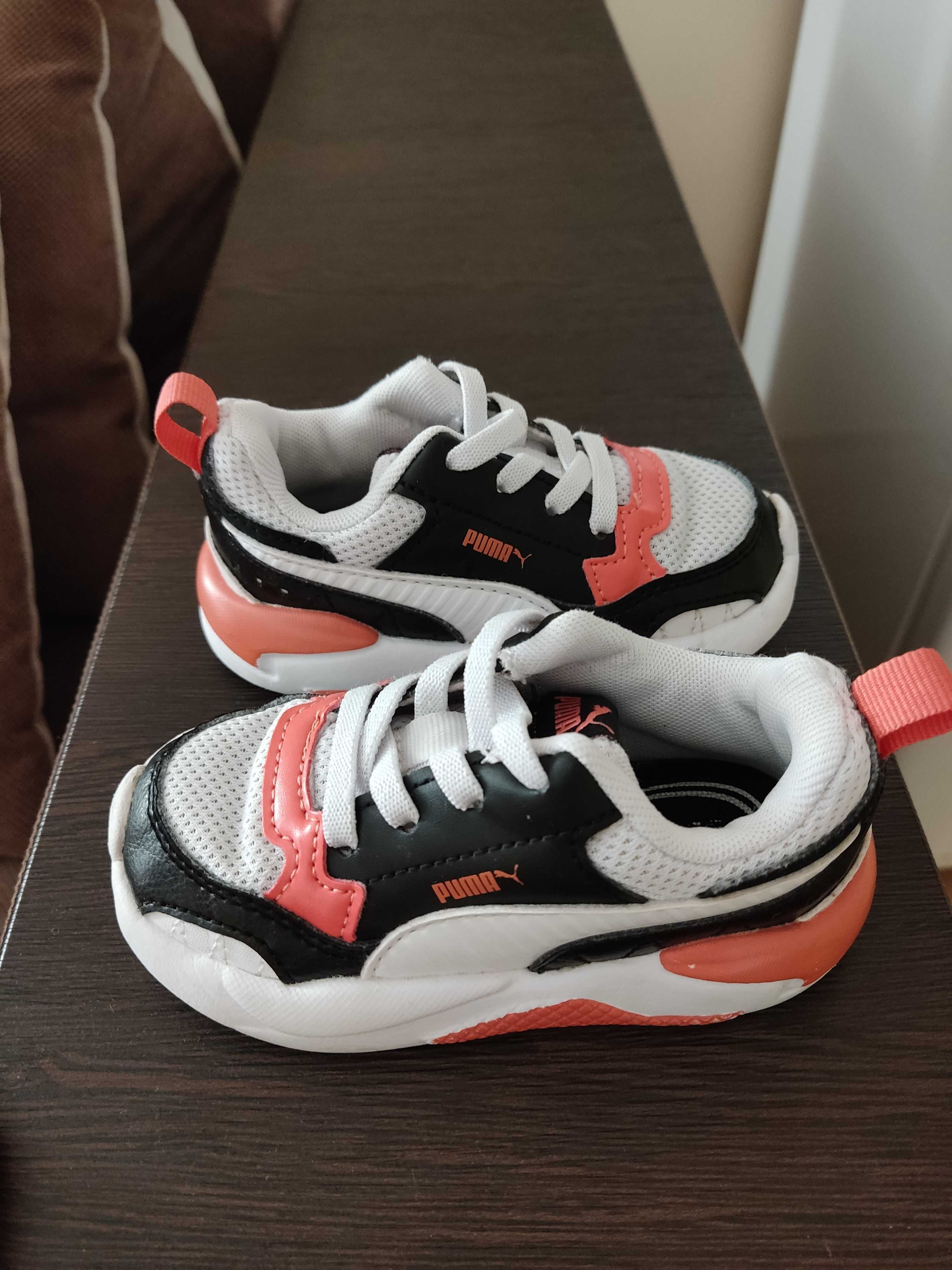 Маратонки за момиченце Puma