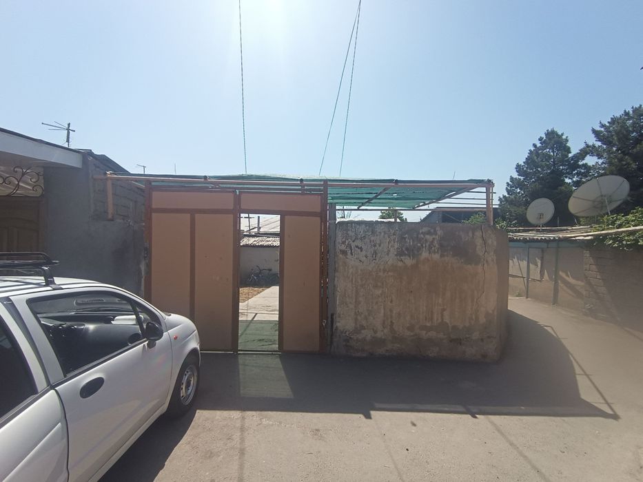 Срочна сотилади 2.5 сотых ховли халкаро аеропор якинида