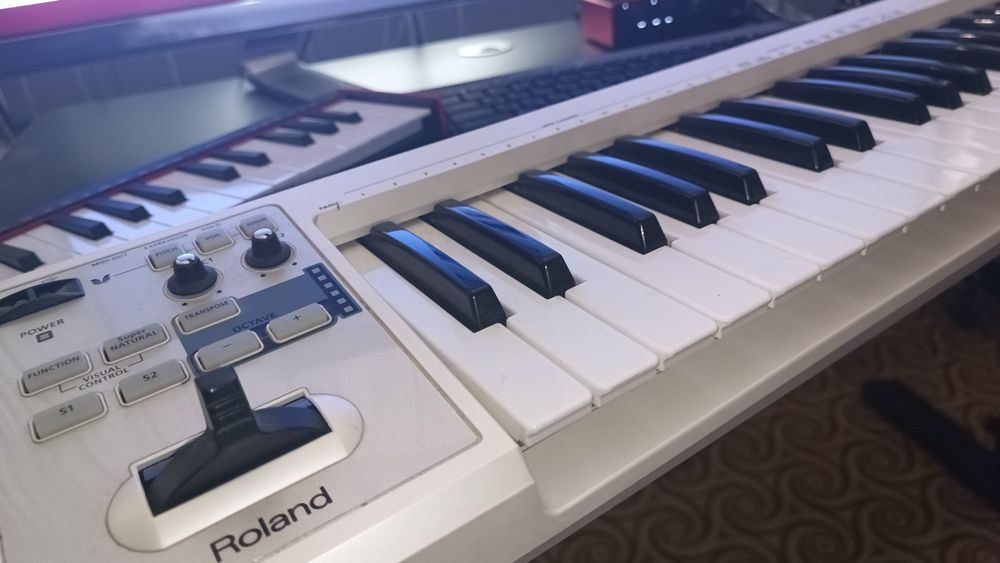Roland A 49 миди клавиатура