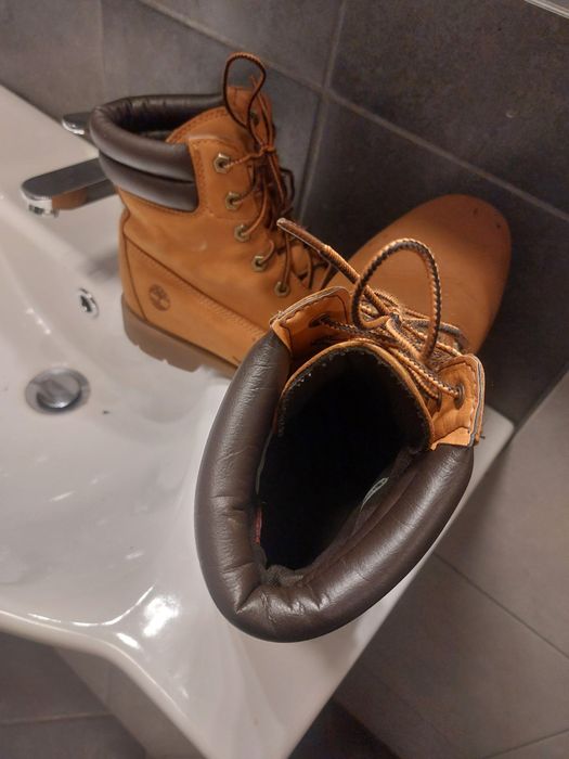 Продавам зимни боти Timberland 42