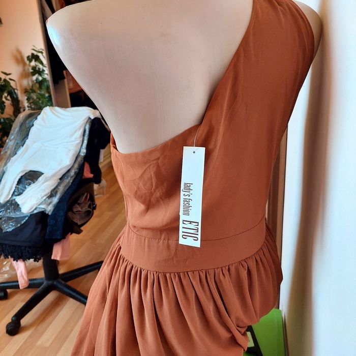 Transport gratuit Fan. Rochie de ocazie marime M-L.