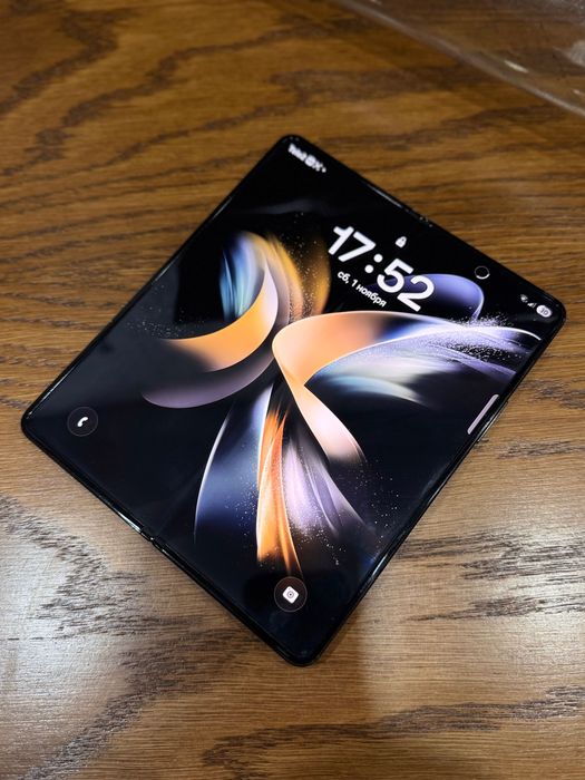 Samsung Galaxy Z Fold4 • 512 ГБ • Идеальное состояние