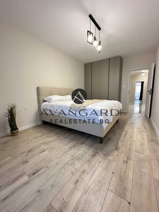 Продава се Тристаен апартамент в Пловдив, Тракия - 95 кв.м за 2053 €/кв.м - Снимка #1